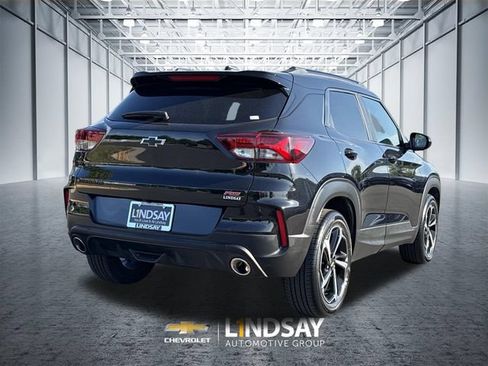 Used 2023 Chevrolet TrailBlazer RS w/ Sun and Liftgate Package FWD image 3