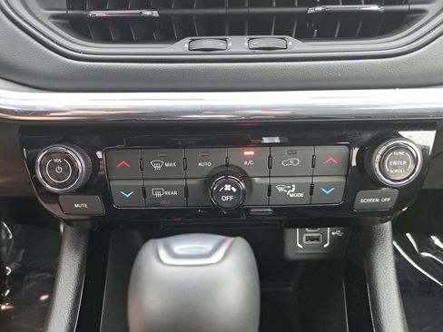 Certified 2022 Jeep Compass Limited AWD/4WD image 21