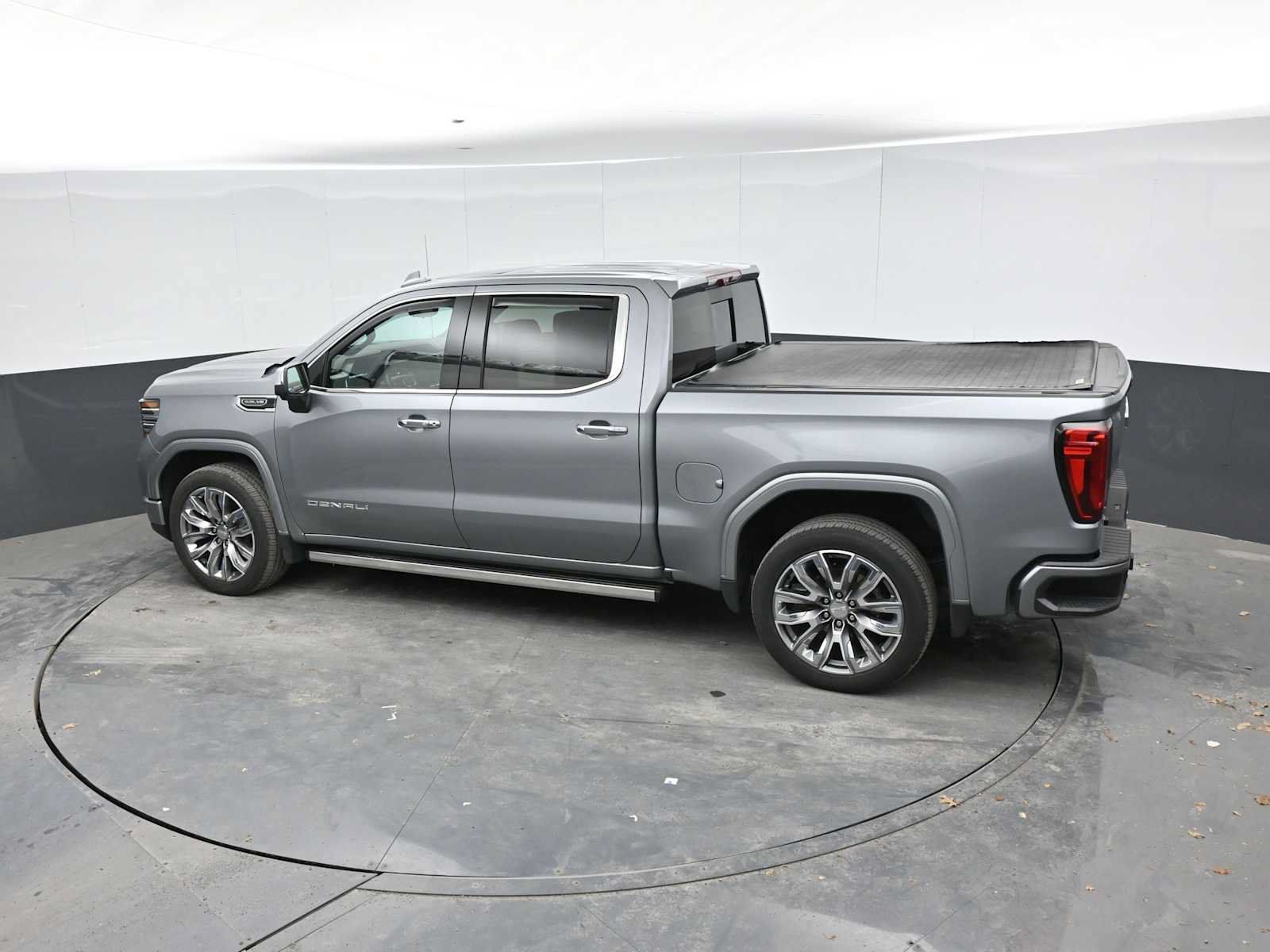 Used 2025 GMC Sierra 1500 Denali w/ Denali Reserve Package AWD/4WD image 30