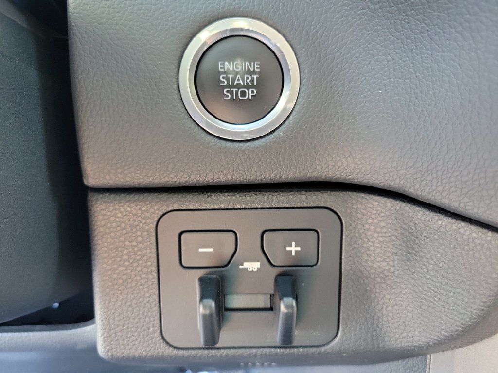Used 2022 Toyota Tundra Limited RWD image 30