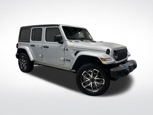 Used 2024 Jeep Wrangler Unlimited image 36