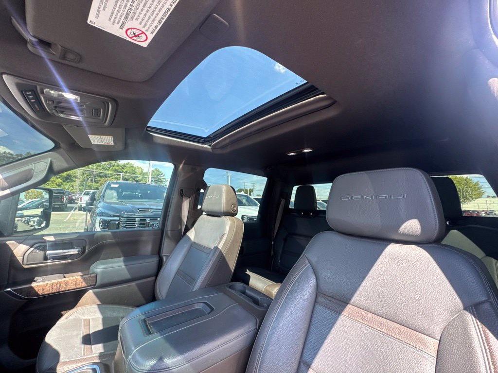Used 2020 GMC Sierra 3500 Denali w/ Denali Ultimate Package AWD/4WD image 15