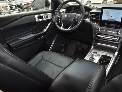 Used 2020 Ford Explorer Limited RWD image 16