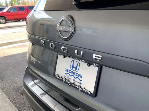 Used 2023 Nissan Rogue SV w/ SV Premium B Package image 33