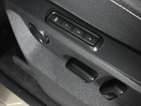 Certified 2022 Volkswagen Atlas Cross Sport SEL Premium R-Line image 5