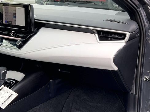 Used 2025 Toyota Corolla SE image 19