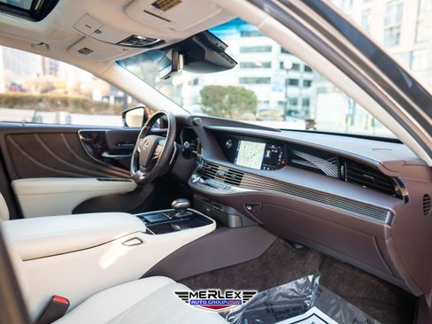 Used 2018 Lexus LS 500 AWD w/ Luxury Package image 15