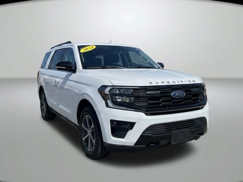 Used 2025 Ford Expedition Active AWD/4WD image 3