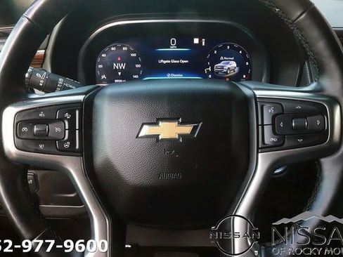 Used 2023 Chevrolet Suburban Premier image 20