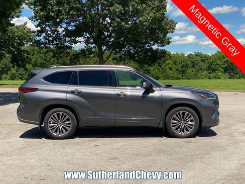 Used 2021 Toyota Highlander Platinum AWD/4WD image 8