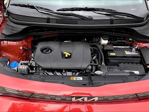 Used 2025 Kia Soul LX w/ LX Technology Package FWD image 29
