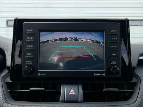 Used 2020 Toyota RAV4 LE image 28