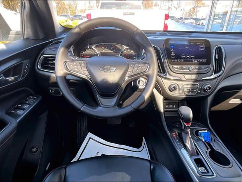 Used 2022 Chevrolet Equinox RS w/ RS Leather Package image 17