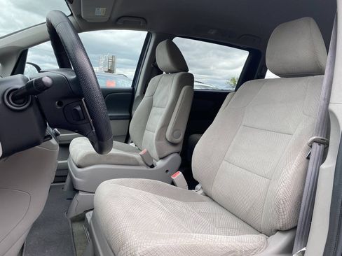 Used 2016 Honda Odyssey LX image 12
