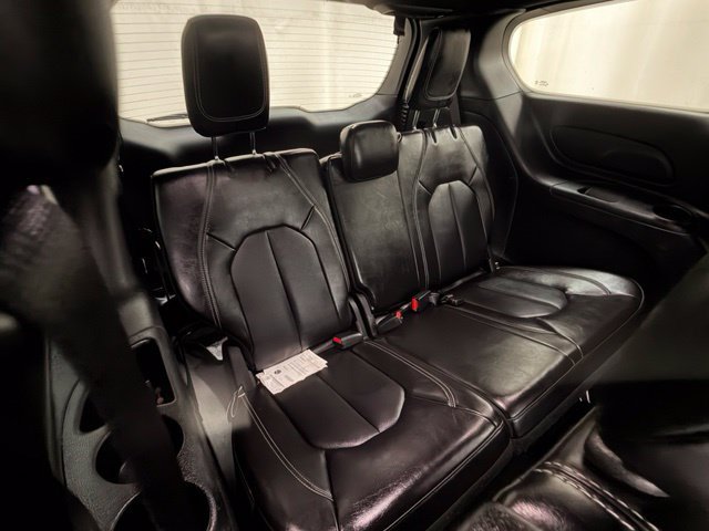 Used 2025 Chrysler Pacifica Select FWD image 16