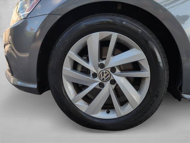 Used 2018 Volkswagen Passat 2.0T SE w/ SE Lighting Package FWD image 29