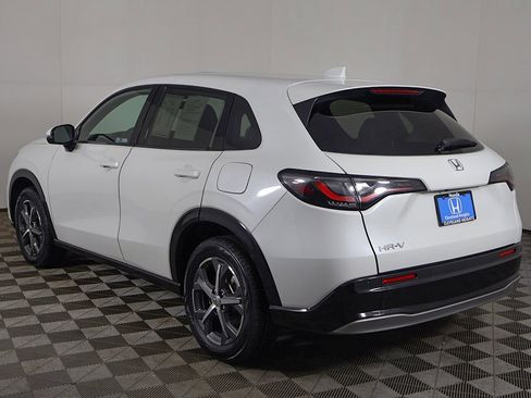 Used 2023 Honda HR-V EX-L image 9