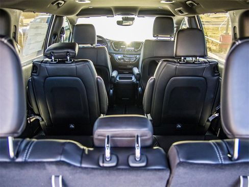 New 2026 Chrysler Pacifica Select w/ S Appearance Package image 13