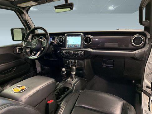Used 2022 Jeep Wrangler Unlimited Sahara AWD/4WD image 30