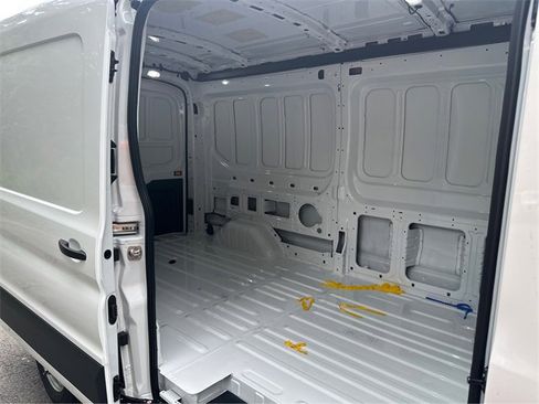 New 2025 Ford Transit 250 148 Medium Roof Extended AWD image 10