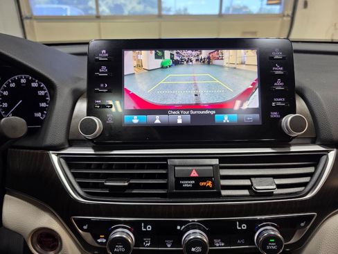 Used 2021 Honda Accord EX-L image 32