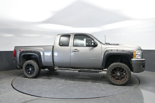 Used 2013 Chevrolet Silverado 2500 LT w/ Z71 Appearance Package AWD/4WD image 4