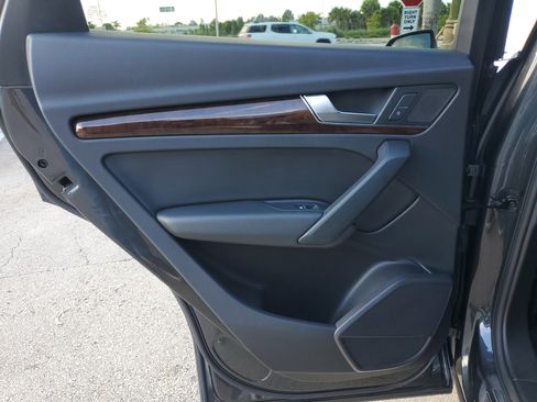 Used 2018 Audi Q5 Premium Plus w/ Premium Plus Package image 34