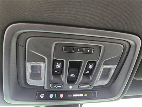 Used 2021 Chevrolet Silverado 1500 High Country w/ Technology Package image 57