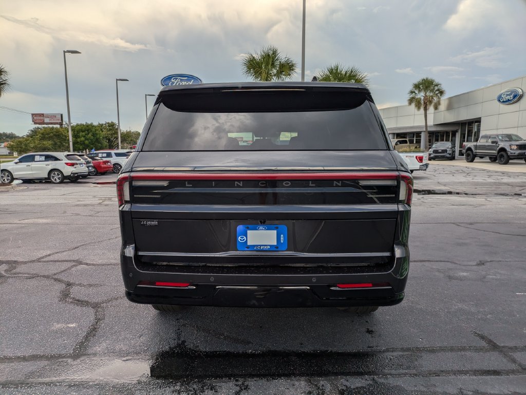 New 2027 Lincoln Navigator L Reserve w/ Jet Appearance Package AWD/4WD image 5