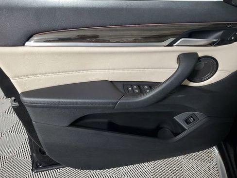 Used 2017 BMW X1 xDrive28i image 17