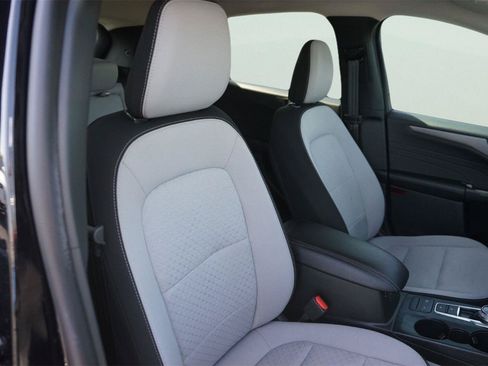 Certified 2025 Ford Escape Active FWD image 19