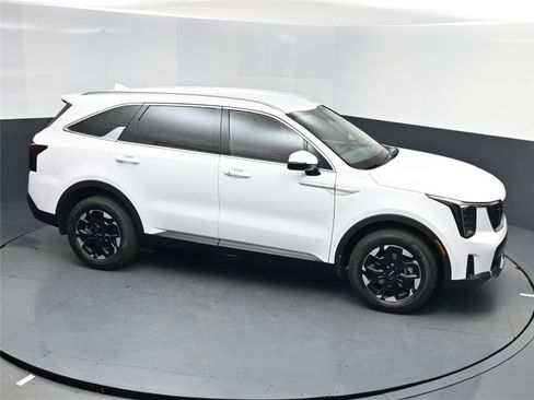 New 2026 Kia Sorento S image 9