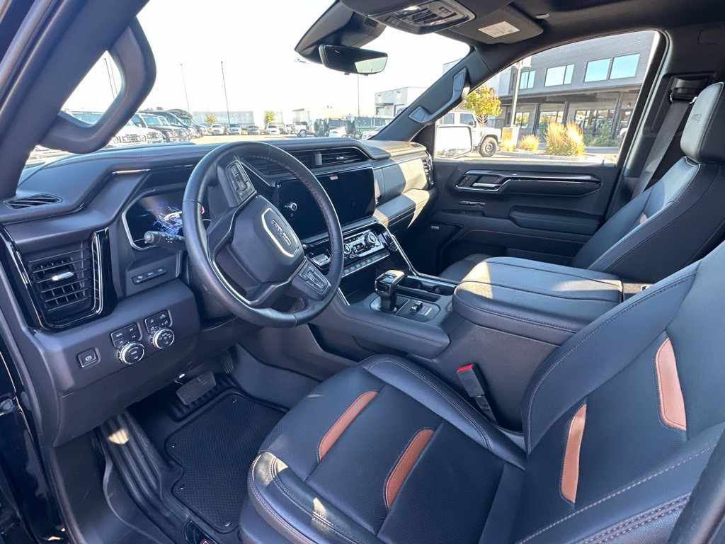 Used 2024 GMC Sierra 1500 AT4 w/ Technology Package AWD/4WD image 14