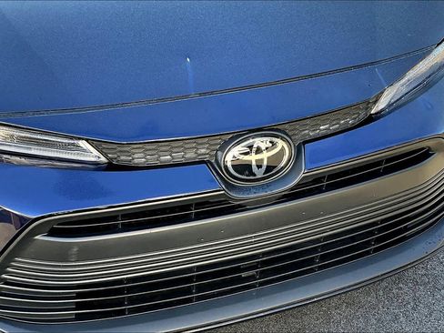 Certified 2025 Toyota Corolla LE image 28