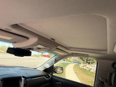 Used 2015 Chevrolet Tahoe LTZ AWD/4WD image 17