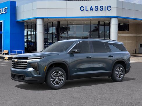 New 2026 Chevrolet Traverse LT image 2