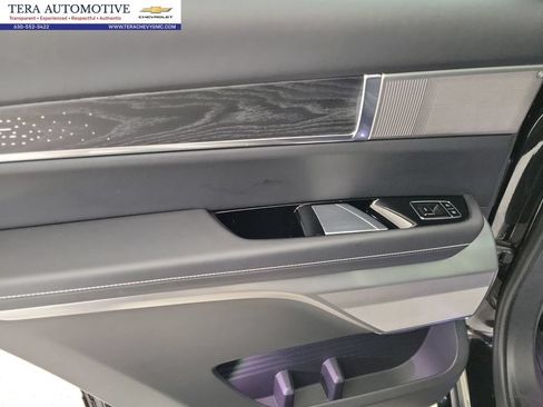 Certified 2026 Cadillac Vistiq Platinum w/ LPO, Floor Liner Package AWD/4WD image 21