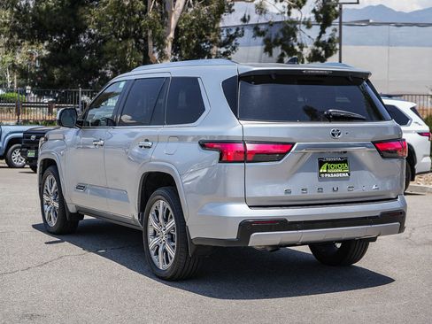 Used 2023 Toyota Sequoia Capstone AWD/4WD image 8
