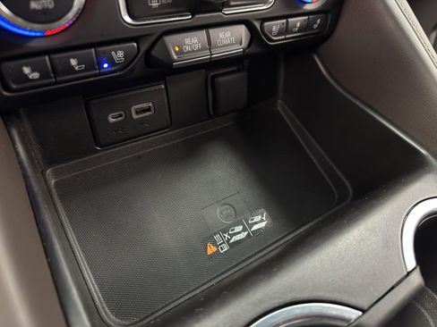 Used 2023 GMC Yukon XL SLT image 29