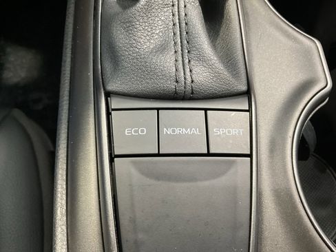 Used 2024 Toyota Camry SE image 17