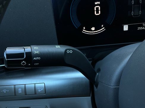 Used 2025 Hyundai Kona SEL image 36