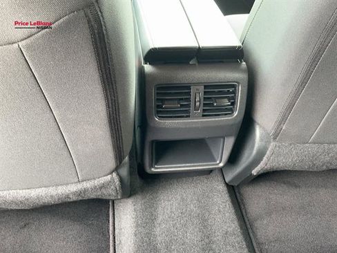 Used 2025 Nissan Rogue S image 18