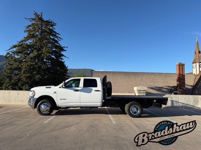 Used 2022 RAM 3500 Tradesman w/ Chrome Appearance Group AWD/4WD image 4