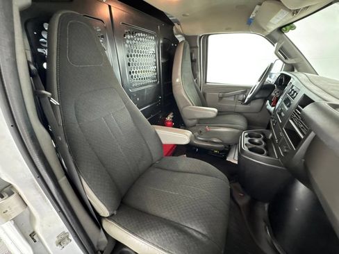 Used 2020 GMC Savana 2500 w/ Driver Convenience Package RWD image 31