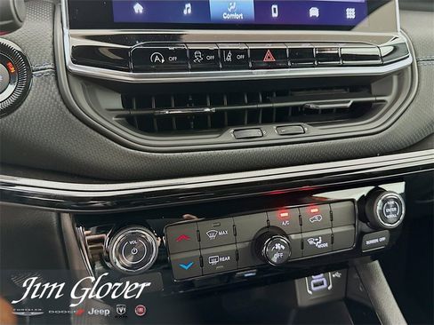 New 2026 Jeep Compass Latitude image 33