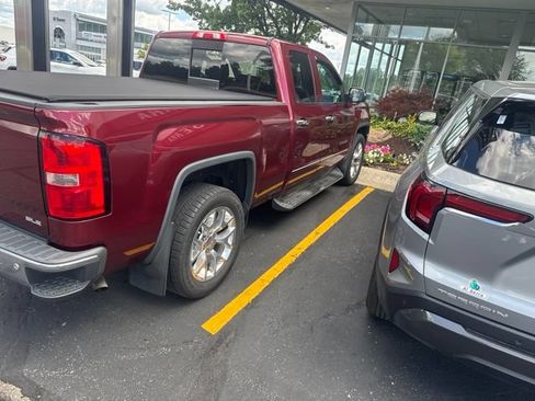 Used 2017 GMC Sierra 1500 SLE w/ SLE Value Package AWD/4WD image 3