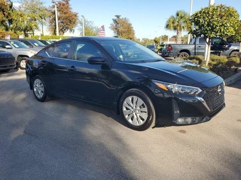 Used 2024 Nissan Sentra S image 3