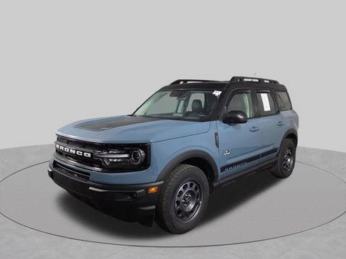 Used 2023 Ford Bronco Sport Outer Banks AWD/4WD image 2