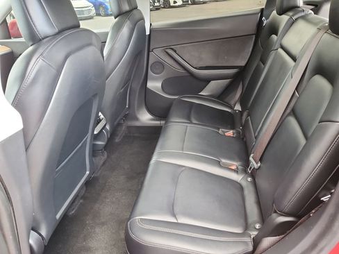 Used 2021 Tesla Model Y Long Range image 10