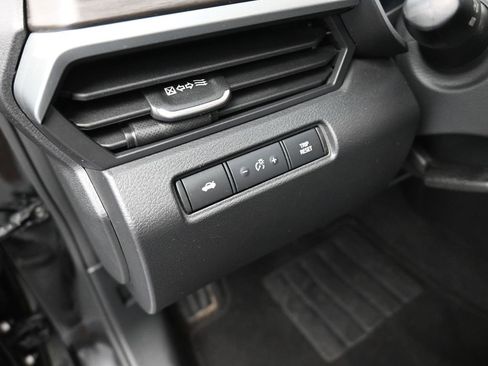 Used 2024 Nissan Altima 2.5 SV image 13